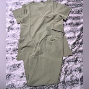 Mandala Cool Sage scrub set. Small top and small bottom. Never worn